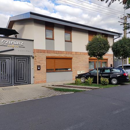 Sziriusz Apartmanhaz Apartment Gyula Luaran gambar